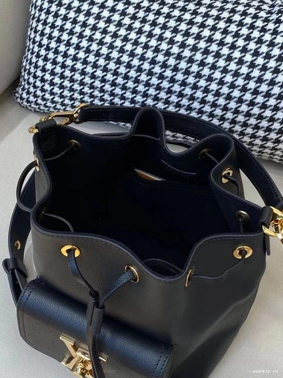 WIS LOUIS LOCKME VUITTON BUCKET 0719